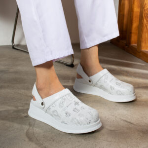 Zuecos sanitarios antideslizantes de piel con tira trasera Zuecos sanitarios mujer Sanitarios