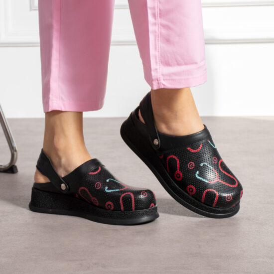 Zuecos sanitarios antideslizantes de piel con tira trasera | TUASOLEA