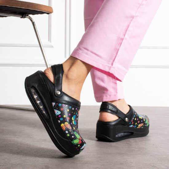 Zuecos de trabajo negros de piel con plataforma y tira trasera | TUASOLEA