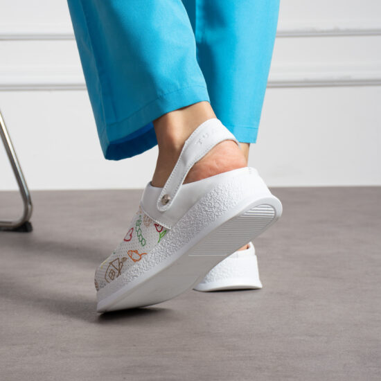 Zuecos cómodos de piel con tira trasera para maestras | TUASOLEA