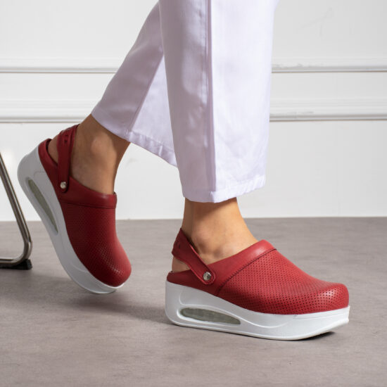 Zuecos de trabajo rojos de piel con plataforma y tira trasera | TUASOLEA