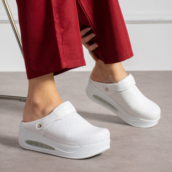 Zuecos sanitarios blancos de piel con plataforma y tira trasera | TUASOLEA