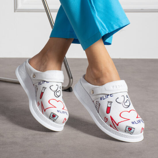 Zuecos sanitarios antideslizantes de piel con tira trasera | TUASOLEA