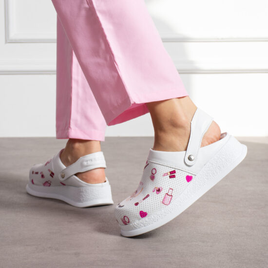 Zuecos de trabajo para esteticistas antideslizantes de piel con tira trasera | TUASOLEA