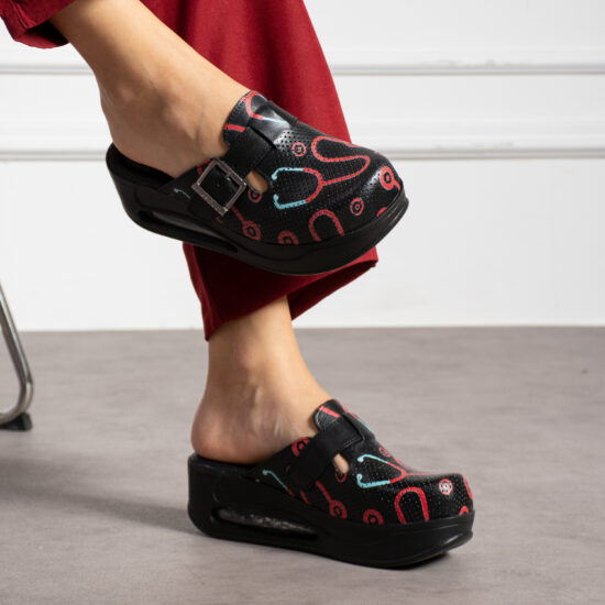 Zuecos sanitarios de piel negra para mujer con plataforma | TUASOLEA