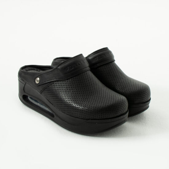 Zuecos sanitarios negros de piel con plataforma y con tira trasera | TUASOLEA