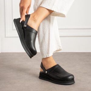 Zuecos antideslizantes de piel para trabajo con tira trasera Zuecos sanitarios mujer Monocromáticos