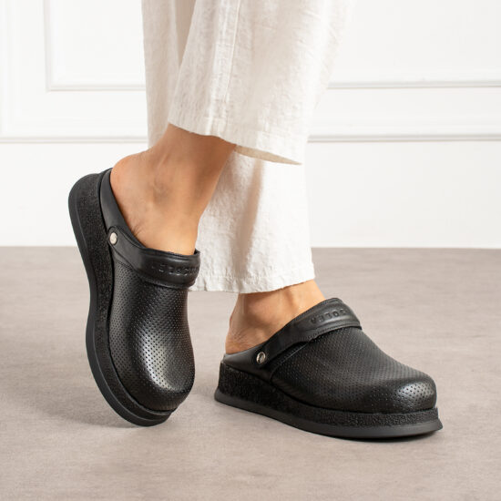 Zuecos antideslizantes de piel para trabajo con tira trasera | TUASOLEA