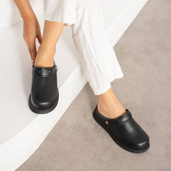 Zuecos antideslizantes de piel para trabajo con tira trasera | TUASOLEA