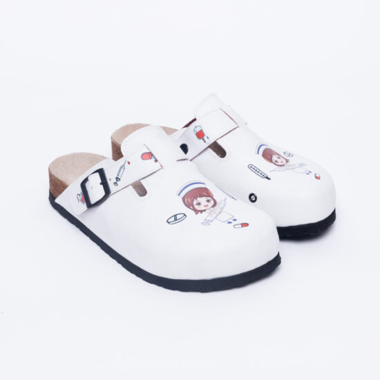 Zuecos planos blancos de enfermera con hebilla | TUASOLEA