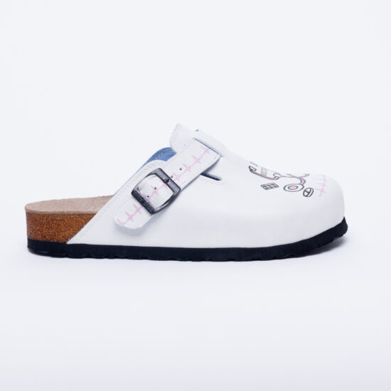 Zuecos sanitarios planos blancos para médicos | TUASOLEA