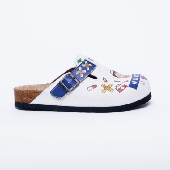 Zuecos planos blancos de enfermera con hebilla | TUASOLEA