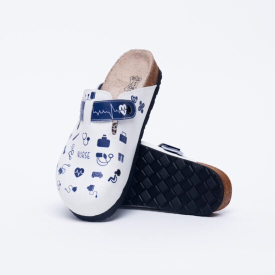 Zuecos planos blancos de enfermera con hebilla | TUASOLEA