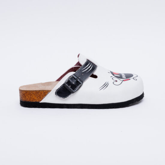 Zuecos sanitarios planos blancos para veterinarios | TUASOLEA