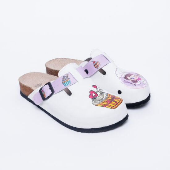 Alternative view of Zuecos planos blancos de cocina con hebilla