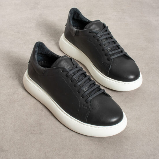 Zapatillas casual para hombre negras de piel natural | TUASOLEA