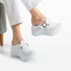 Zuecos sanitarios de piel blanca con plataforma y hebilla ajustable Zuecos con plataforma mujer Sanitarios 2 Zuecos sanitarios de piel blanca con plataforma y hebilla ajustable Zuecos con plataforma mujer Sanitarios 2