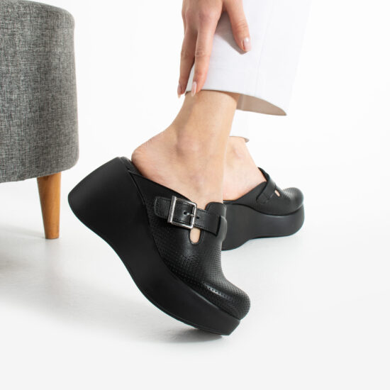 Zuecos sanitarios negros de piel con plataforma alta | TUASOLEA