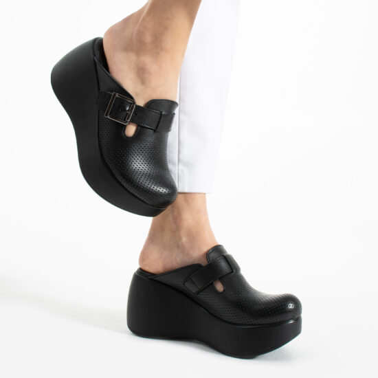 Zuecos sanitarios negros de piel con plataforma alta | TUASOLEA