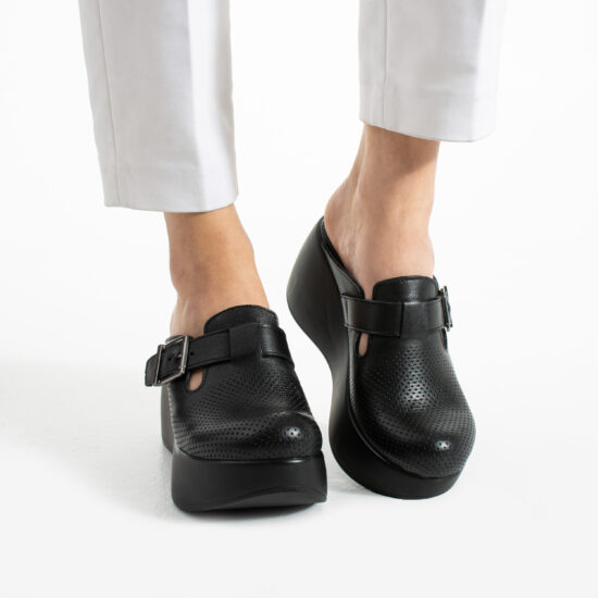 Zuecos sanitarios negros de piel con plataforma alta | TUASOLEA