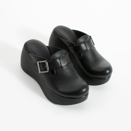 Zuecos sanitarios negros de piel con plataforma alta | TUASOLEA