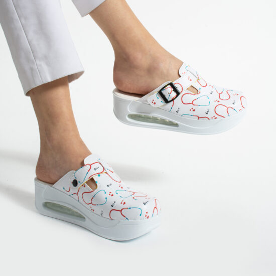 Zuecos sanitarios de mujer con plataforma para enfermeras | TUASOLEA