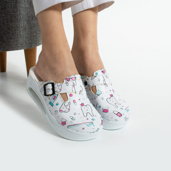 Zuecos profesionales de mujer con plataforma para dentistas | TUASOLEA