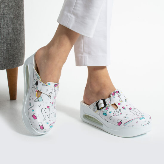 Zuecos profesionales de mujer con plataforma para dentistas | TUASOLEA