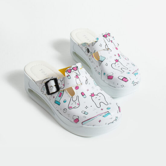 Zuecos profesionales de mujer con plataforma para dentistas | TUASOLEA