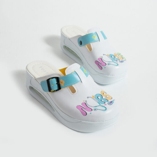 Zuecos sanitarios de mujer con plataforma para enfermeras | TUASOLEA