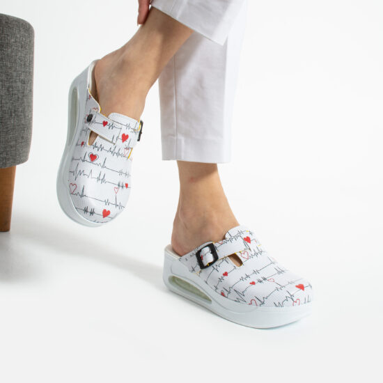 Zuecos sanitarios de mujer con plataforma para enfermeras | TUASOLEA