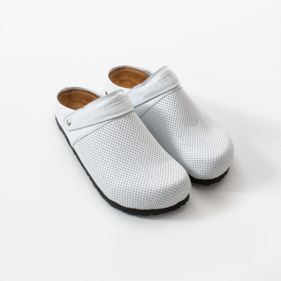 Alternative view of Zuecos sanitarios planos de piel para mujer blancos