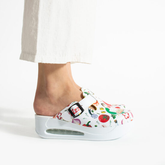 Alternative view of Zuecos con plataforma anatómica para cocina