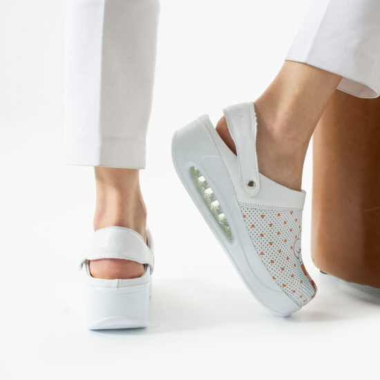 Zuecos de trabajo de piel con plataforma y tira trasera para cocina | TUASOLEA