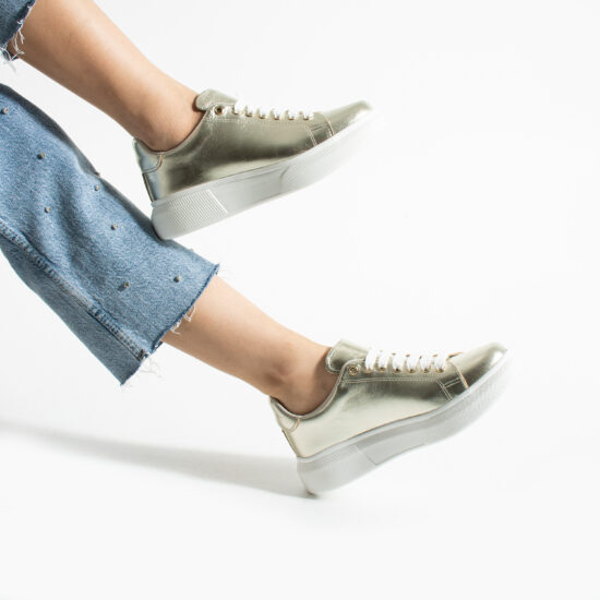 Zapatillas doradas casual de piel para mujer | TUASOLEA