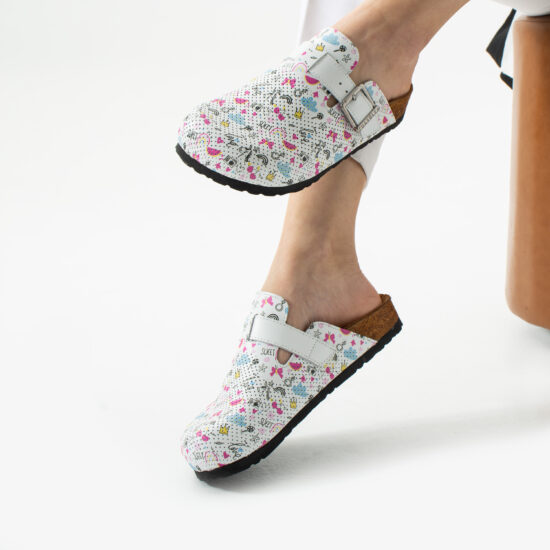 Zuecos sanitarios planos de piel para mujer | TUASOLEA