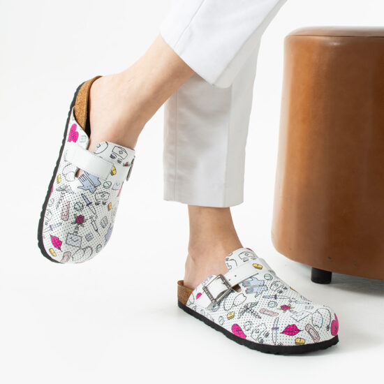 Zuecos sanitarios planos de piel para mujer | TUASOLEA