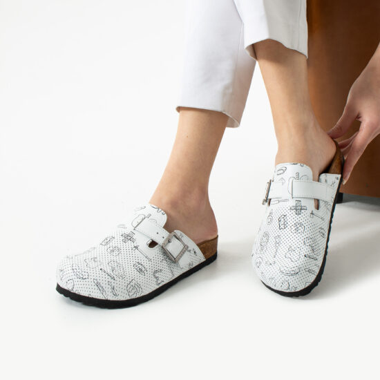 Alternative view of Zuecos sanitarios planos de piel para mujer