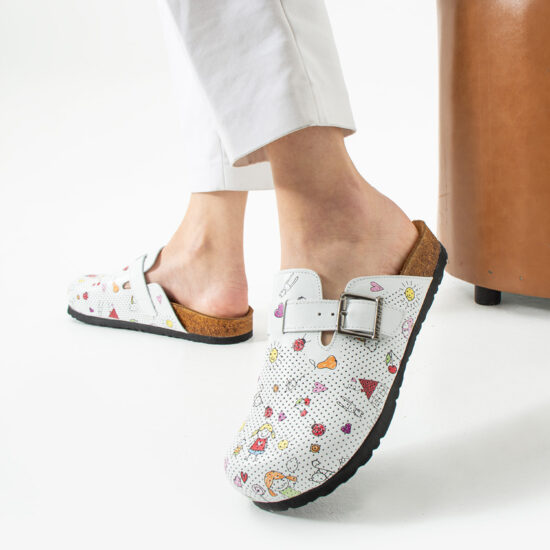 Alternative view of Zuecos sanitarios planos de piel para maestras