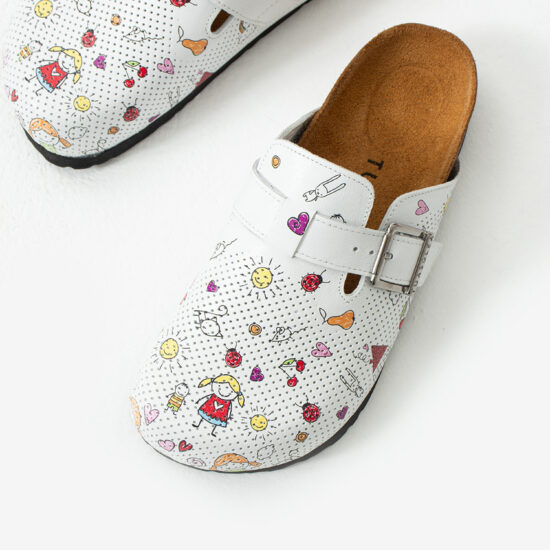 Zuecos sanitarios planos de piel para maestras | TUASOLEA