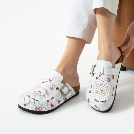 Zuecos sanitarios planos de piel para esteticistas | TUASOLEA