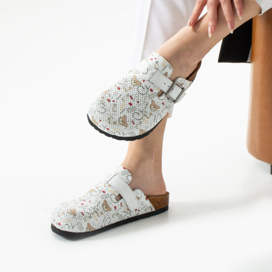 Zuecos sanitarios planos de piel para mujer | TUASOLEA