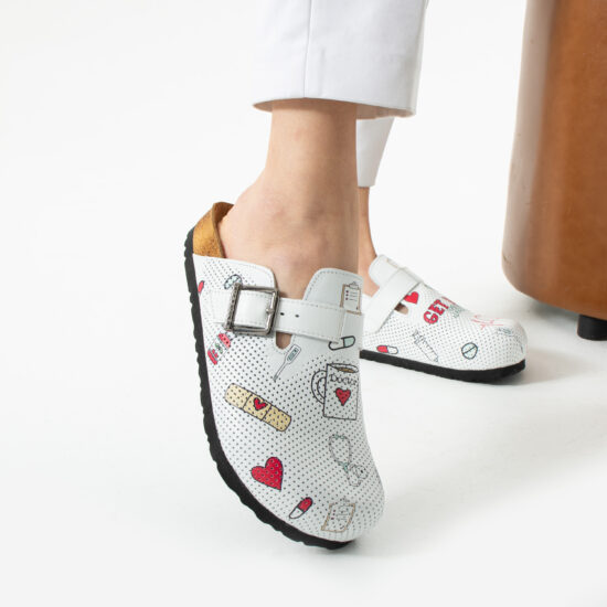 Zuecos sanitarios planos de piel para mujer | TUASOLEA