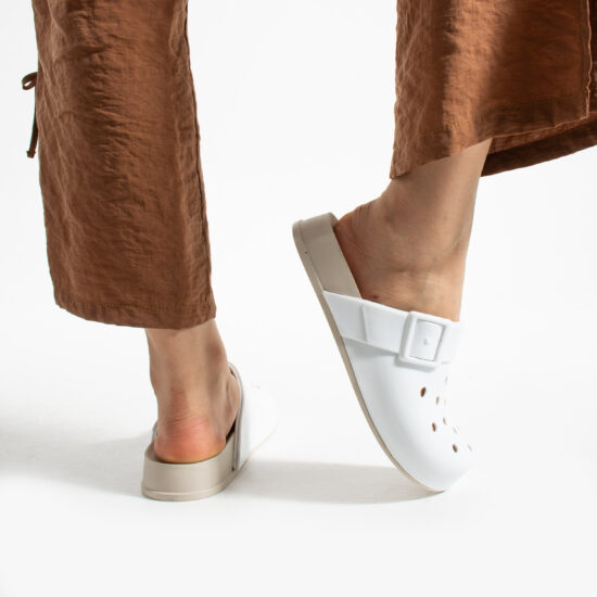 Zuecos de goma mujer con agujeros blancos | TUASOLEA