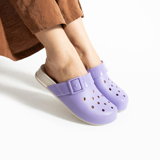 Alternative view of Zuecos de goma mujer con agujeros lilas