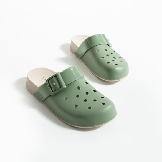 Zuecos de goma mujer con agujeros verdes | TUASOLEA