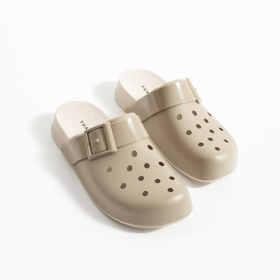 Zuecos de goma mujer con agujeros beige | TUASOLEA