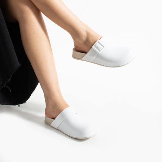 Zuecos de goma mujer cerrados blancos | TUASOLEA