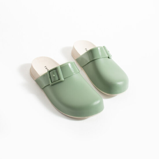 Zuecos de goma mujer cerrados verdes | TUASOLEA