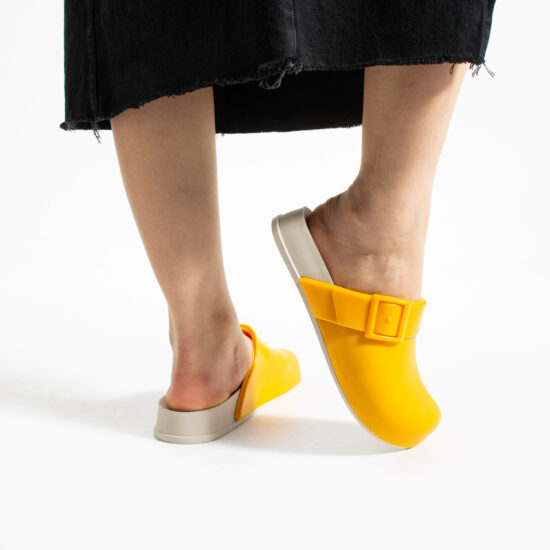 Alternative view of Zuecos de goma mujer cerrados naranjas